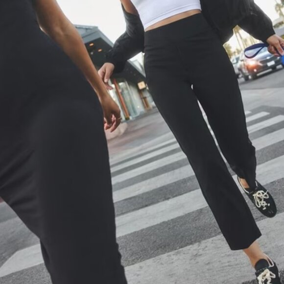 Athleta Endless High Rise Pant NWT in Spiced Cabernet - Picture 4 of 4